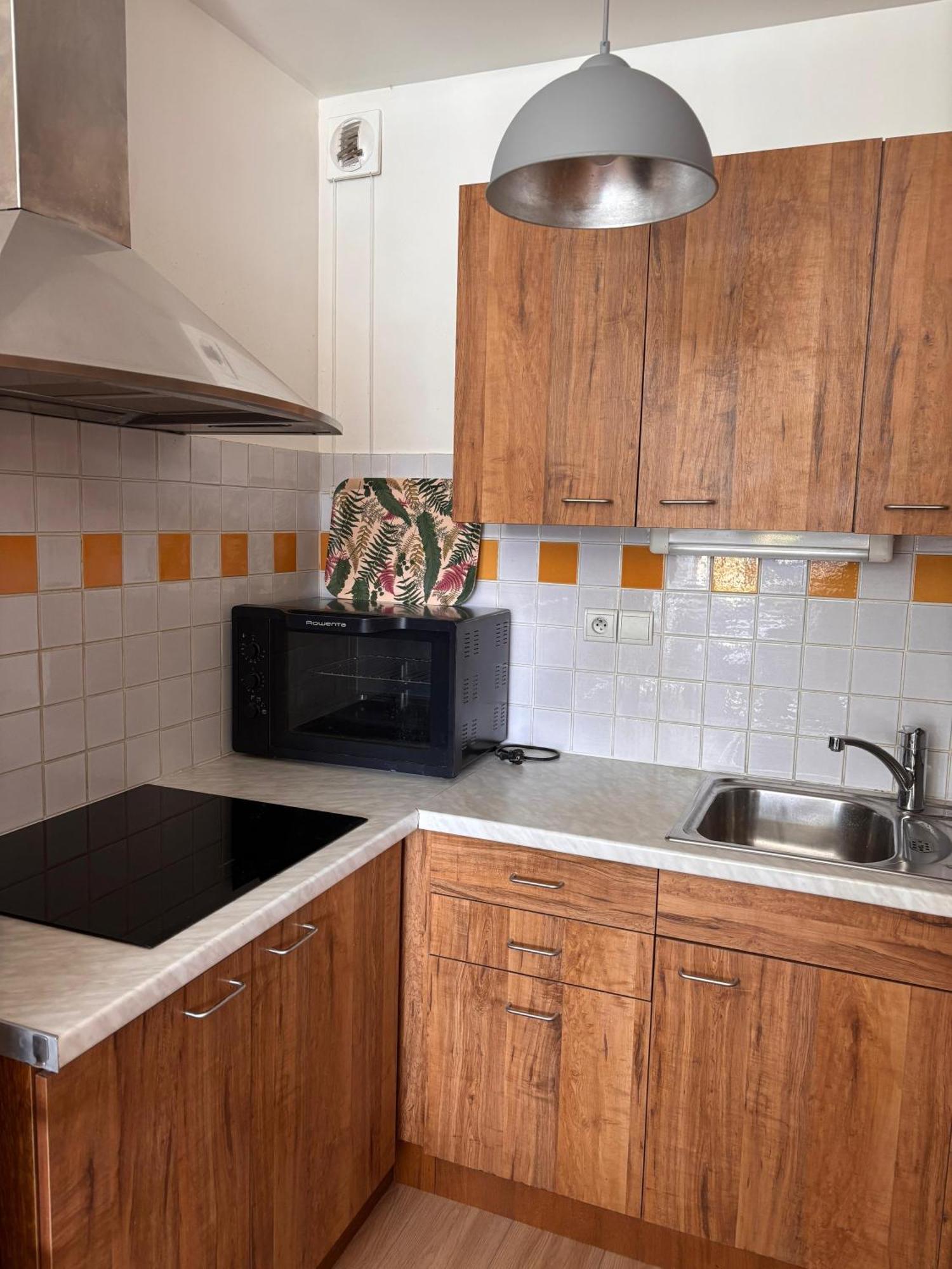 Agreable 2 Pieces Au Coeur De Thones Apartment Luaran gambar